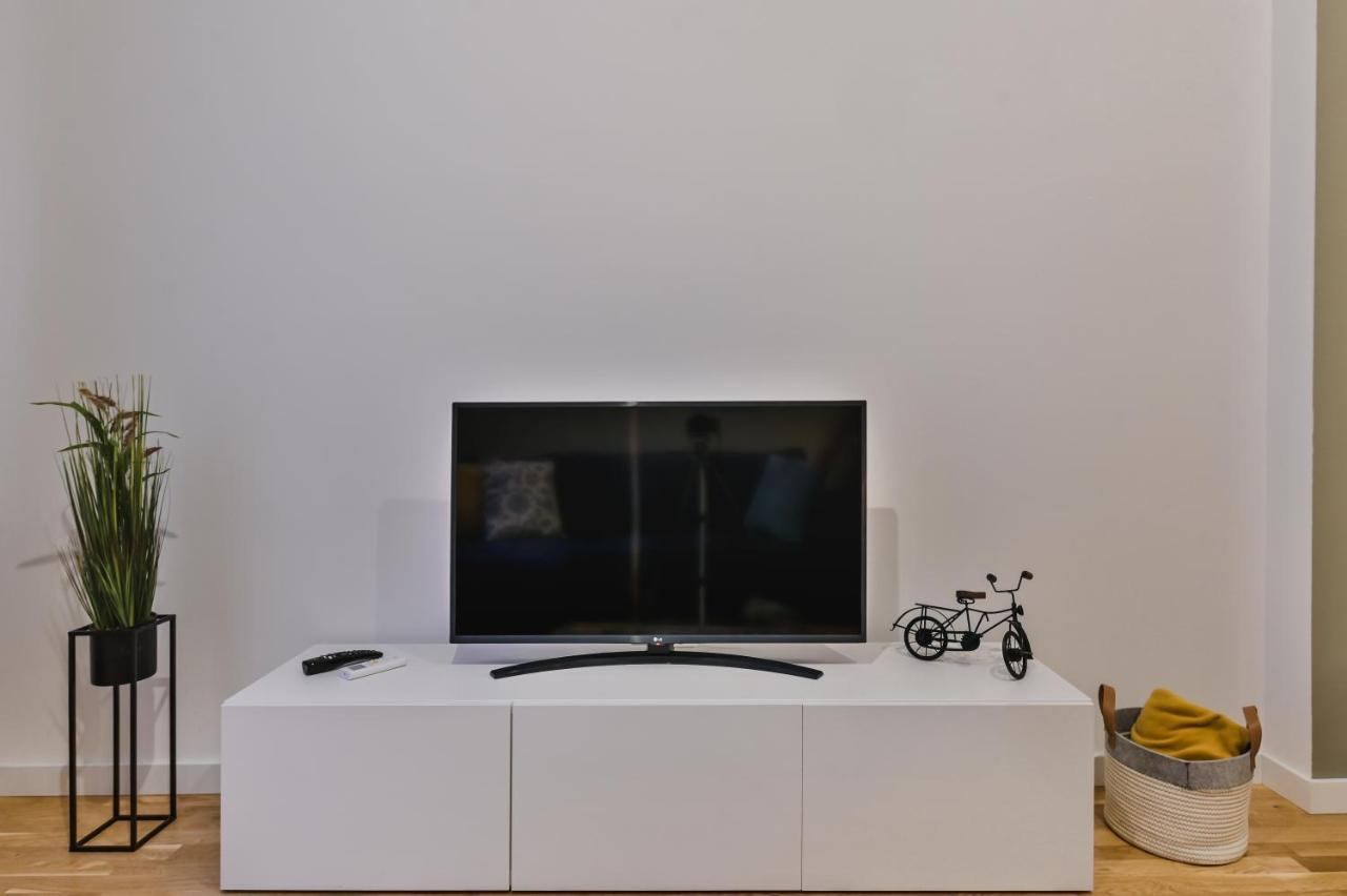 Pieces Of Nature In A Stylish One-Bedroom Flat By Flat Mаnager София Екстериор снимка